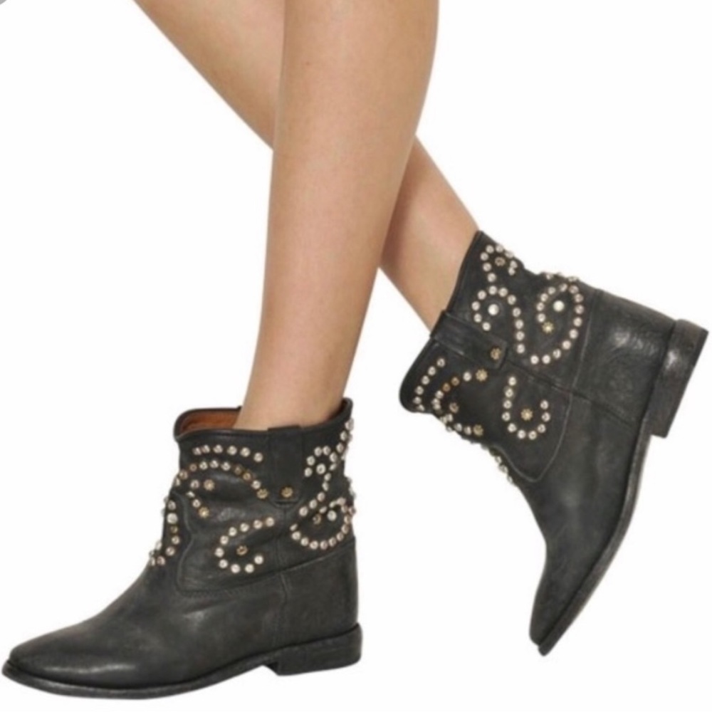 🔥 Isabel Marant ‘Caleen’ black studded boots.